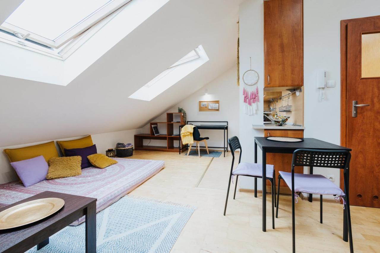 Апартаменти Happynest In Old Town Краків Екстер'єр фото